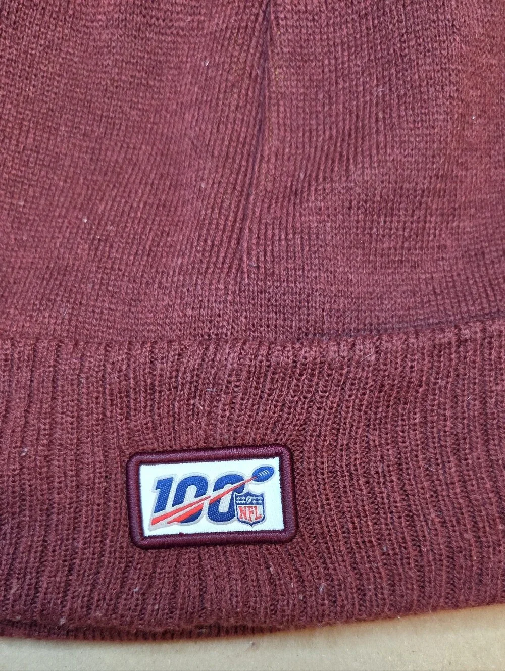 New Era- Washington Redskins On-Field pom-pom Beanie.